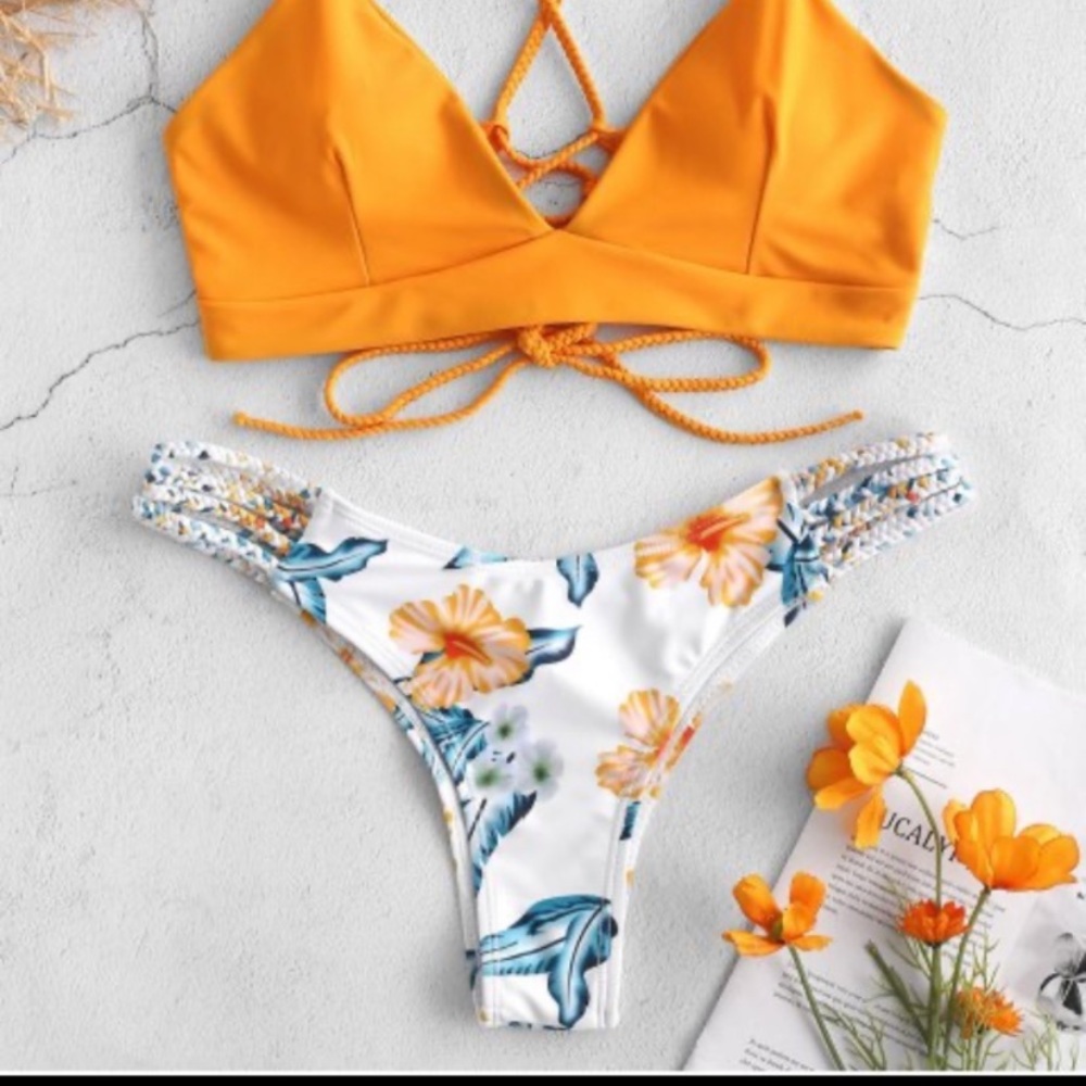 Bikini Set - Picture 3 of 7